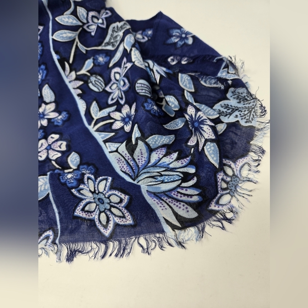 NWT VERA BRADLEY SOFT FRINGE SCARF NAVY BLUE TROPICS TAPESTRY WRAP SHAWL WOMEN - Picture 9 of 10